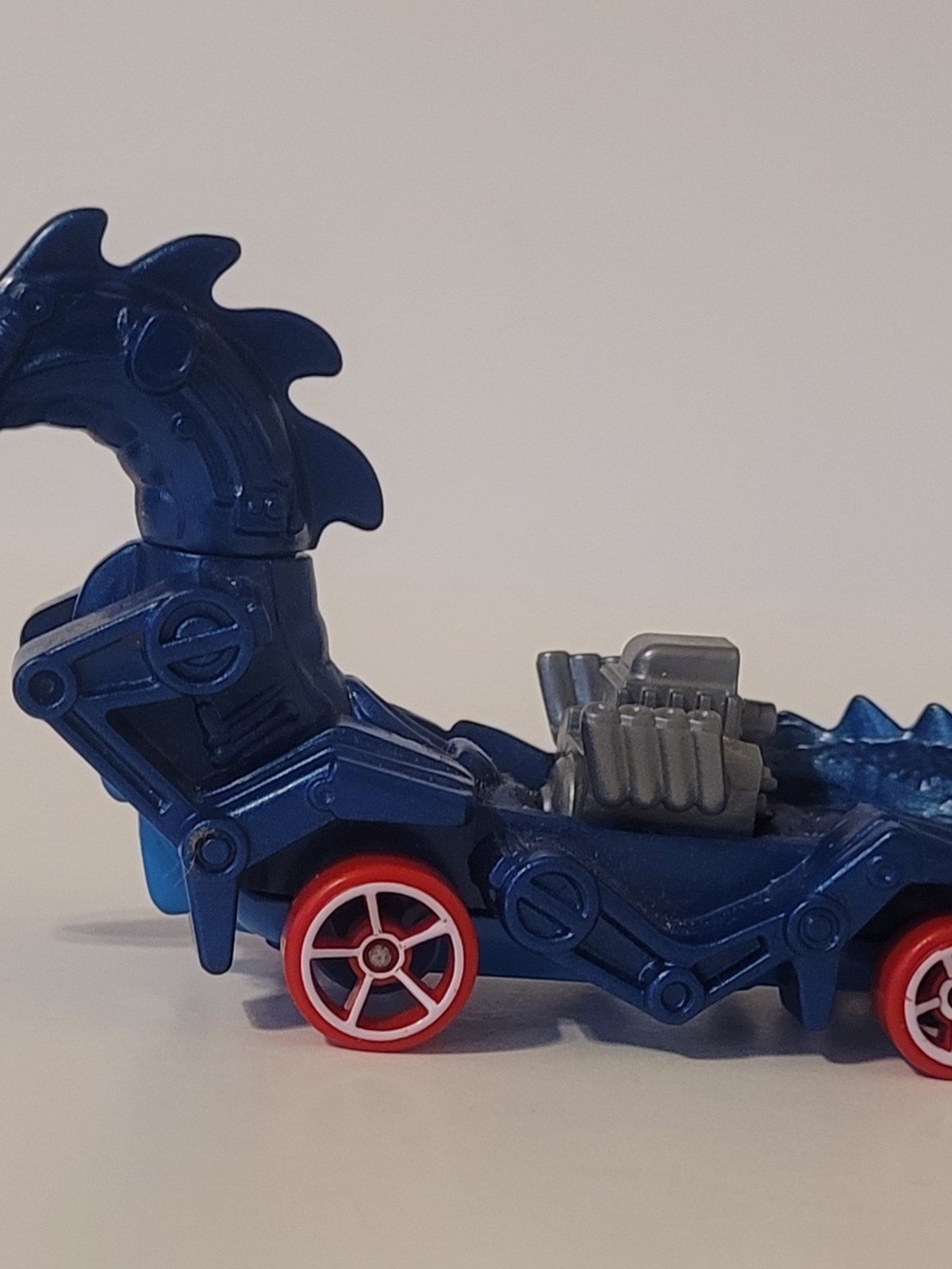 Hot Wheels Blue Rodzilla Dragon
Car Moveable Head V8 Engine
Diecast 1:64 Loose
